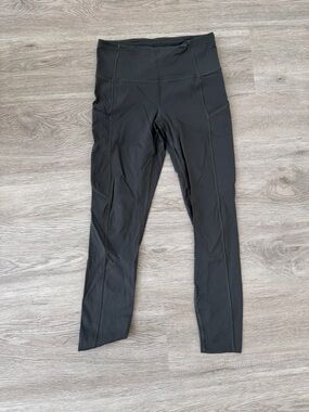 lululemon athletica graphite gray Invigorate leggings size 6